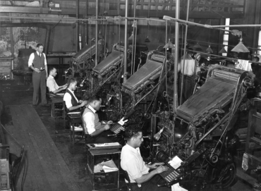 800px-Linotype_operators_of_the_Chicago_Defender